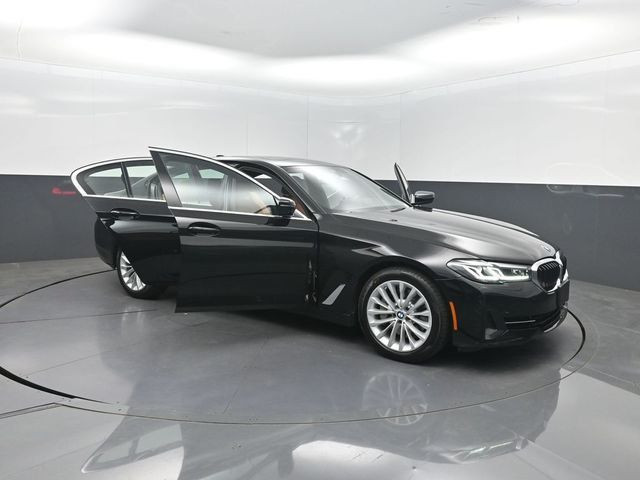 2022 BMW 5 Series 530i Sedan - 23040442 - 36