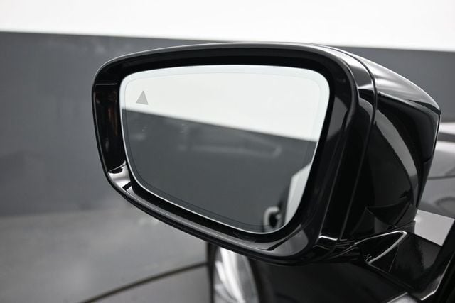 2022 BMW 5 Series 530i Sedan - 23040442 - 3