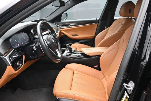 2022 BMW 5 Series 530i Sedan - 23040442 - 5