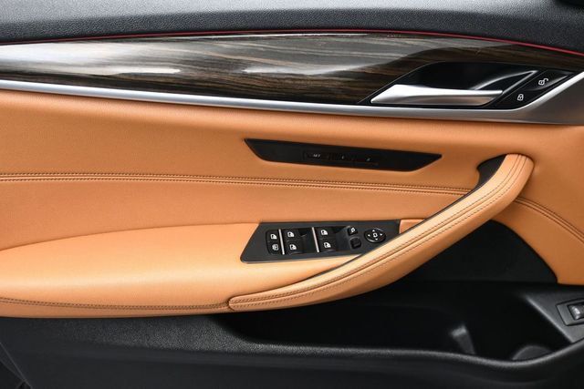 2022 BMW 5 Series 530i Sedan - 23040442 - 6