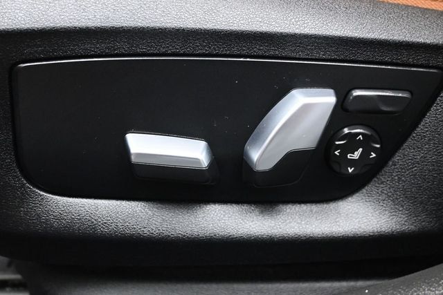 2022 BMW 5 Series 530i Sedan - 23040442 - 7