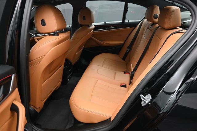 2022 BMW 5 Series 530i Sedan - 23040442 - 8