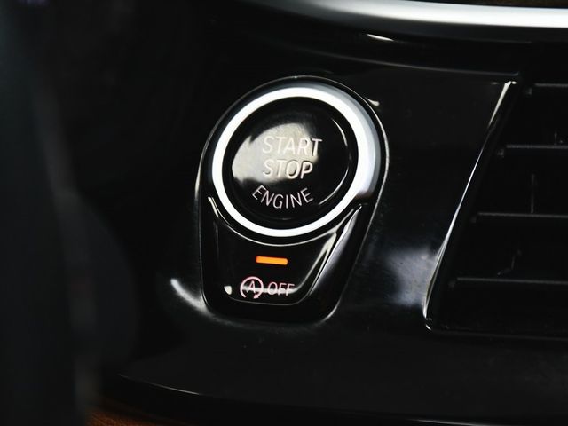 2022 BMW 5 Series 530i xDrive - 22971505 - 27