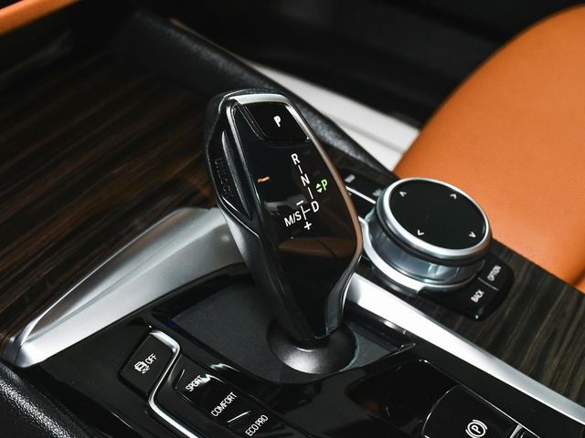 2022 BMW 5 Series 530i xDrive - 22971505 - 41