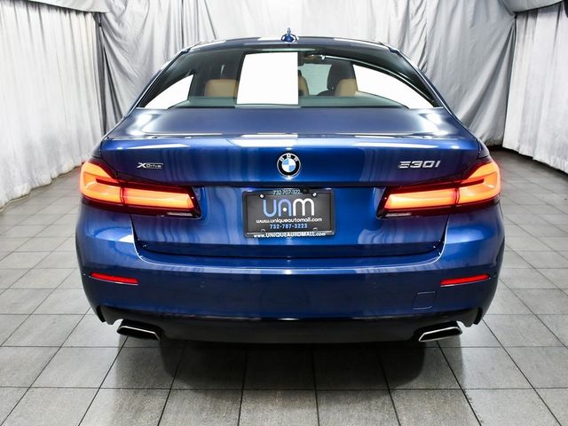 2022 BMW 5 Series 530i xDrive - 22971505 - 4