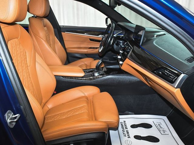 2022 BMW 5 Series 530i xDrive - 22971505 - 54