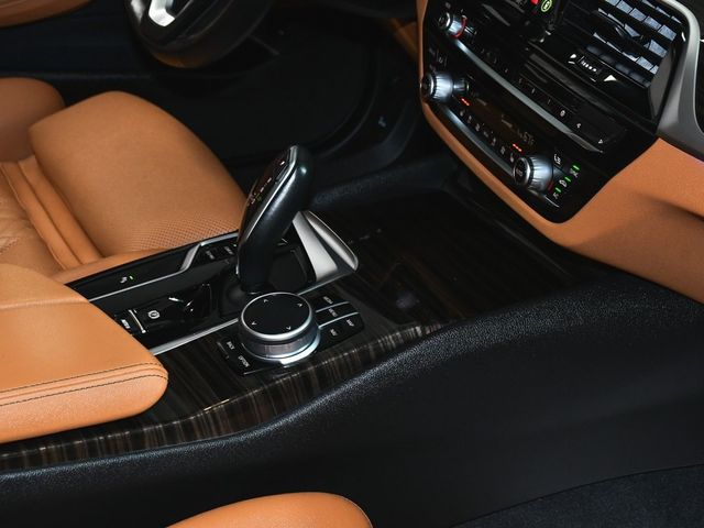 2022 BMW 5 Series 530i xDrive - 22971505 - 58