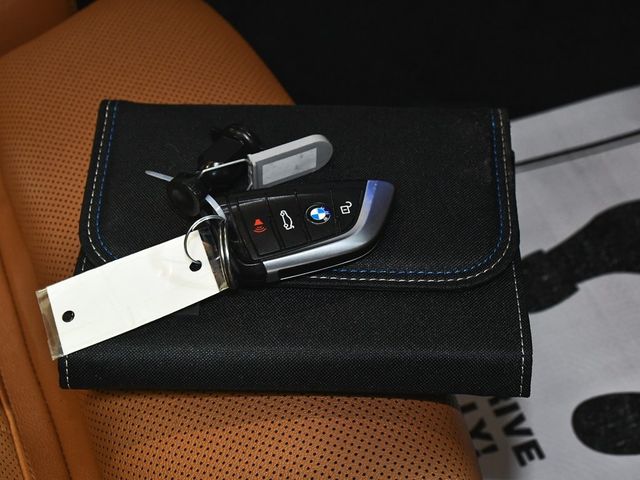 2022 BMW 5 Series 530i xDrive - 22971505 - 60