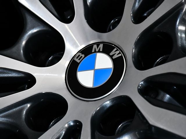 2022 BMW 5 Series 530i xDrive - 22971505 - 79