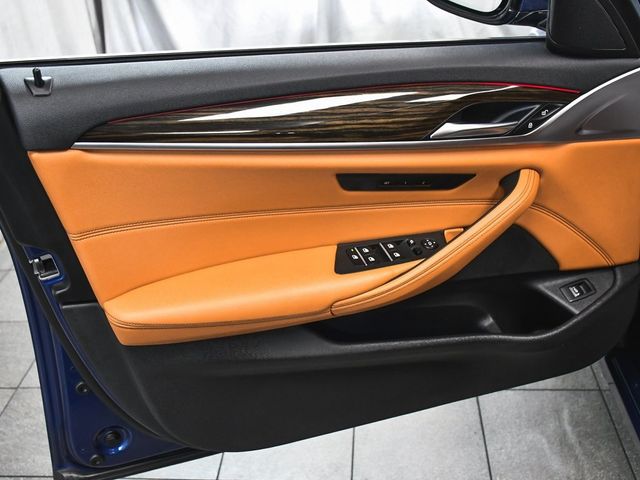 2022 BMW 5 Series 530i xDrive - 22971505 - 8