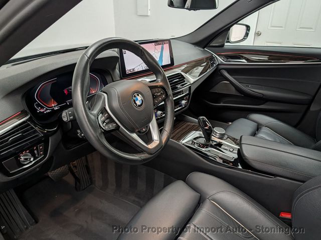 2022 BMW 5 Series 530i xDrive Sedan - 22846165 - 9