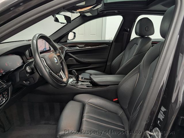 2022 BMW 5 Series 530i xDrive Sedan - 22846165 - 10