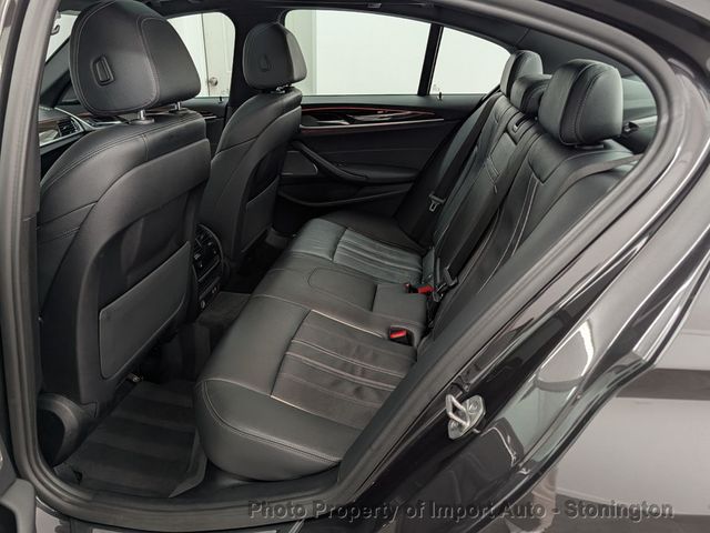 2022 BMW 5 Series 530i xDrive Sedan - 22846165 - 11