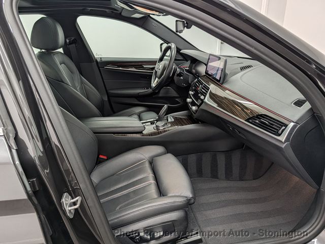 2022 BMW 5 Series 530i xDrive Sedan - 22846165 - 13