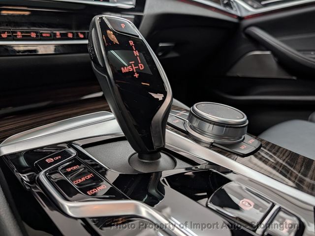 2022 BMW 5 Series 530i xDrive Sedan - 22846165 - 18
