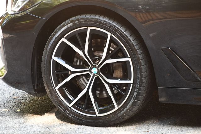 2022 BMW 5 Series 530i xDrive Sedan - 22907002 - 16