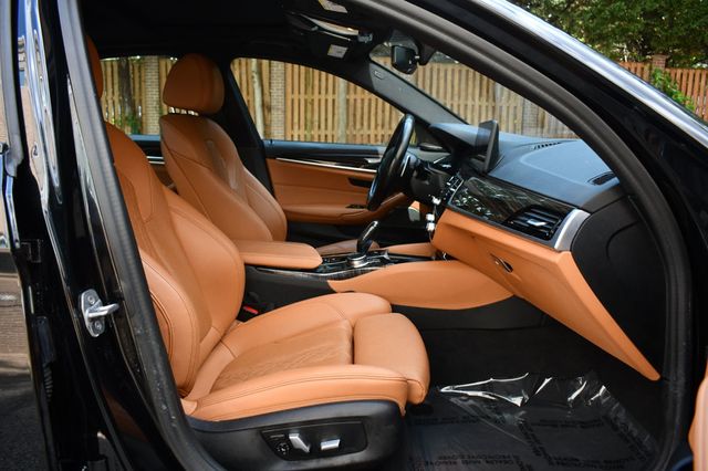 2022 BMW 5 Series 530i xDrive Sedan - 22907002 - 24