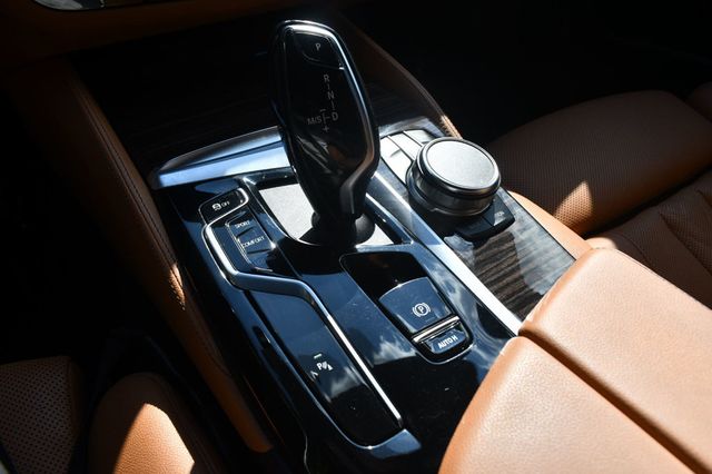 2022 BMW 5 Series 530i xDrive Sedan - 22907002 - 33