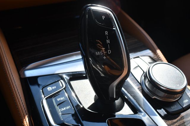 2022 BMW 5 Series 530i xDrive Sedan - 22907002 - 34