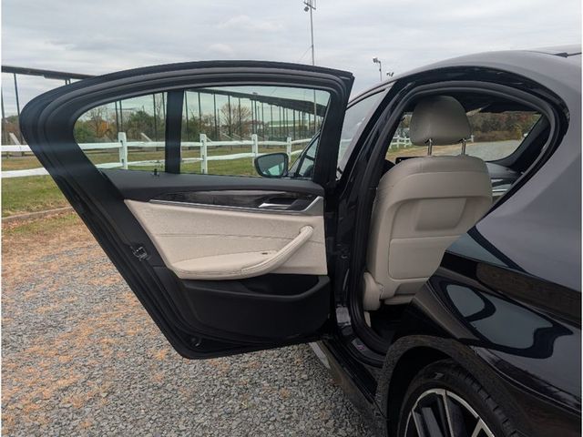 2022 BMW 5 Series 530i xDrive Sedan - 22964325 - 9