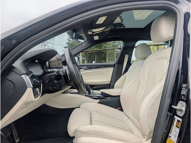 2022 BMW 5 Series 530i xDrive Sedan - 22964325 - 13