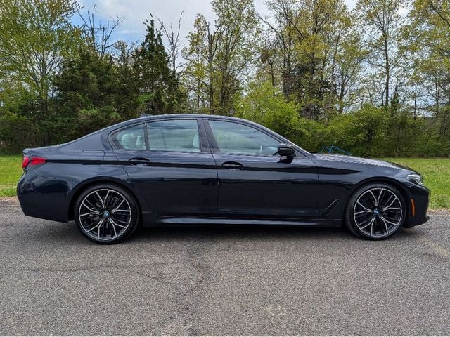 2022 BMW 5 Series 530i xDrive Sedan - 23010662 - 3