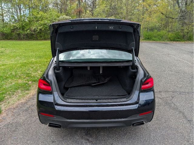2022 BMW 5 Series 530i xDrive Sedan - 23010662 - 6