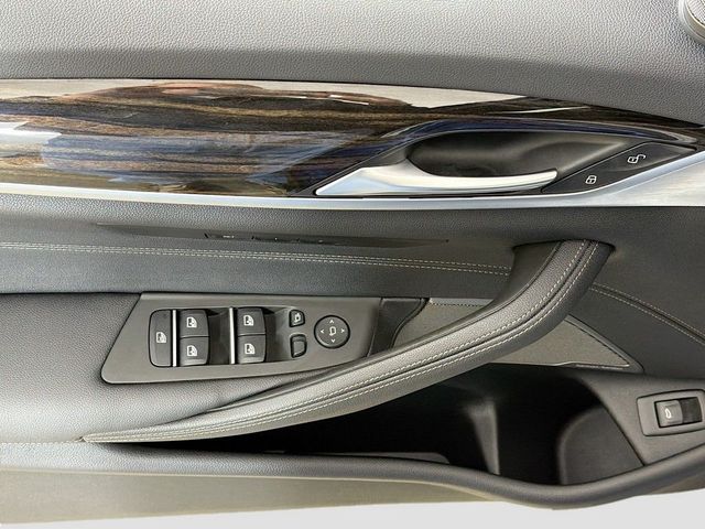 2022 BMW 5 Series 530i xDrive Sedan - 23025682 - 29