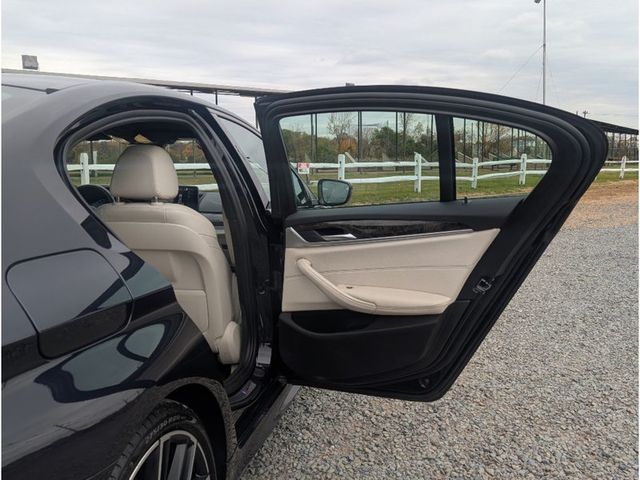 2022 BMW 5 Series 530i xDrive Sedan - 22941494 - 10