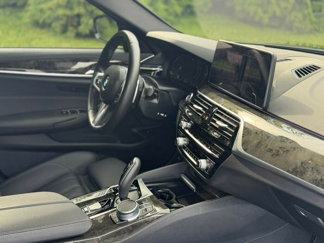 2022 BMW 5 Series 540i xDrive Sedan - 23041320 - 24