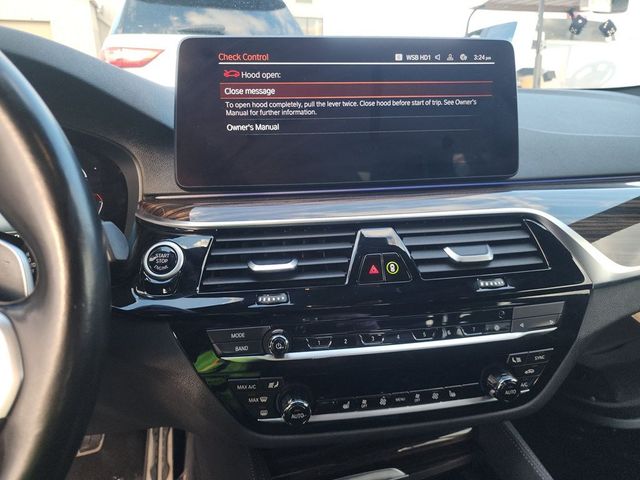 2022 BMW 5 Series 540i xDrive Sedan - 22973129 - 10