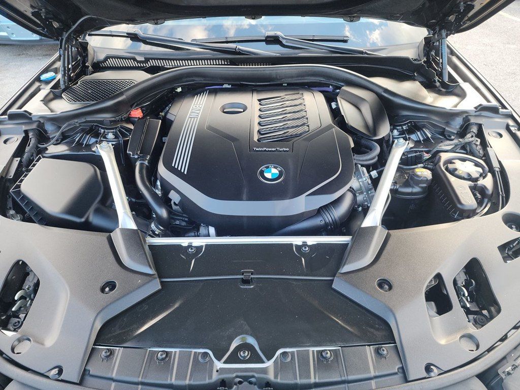 2022 BMW 5 Series 540i xDrive Sedan - 22973129 - 14