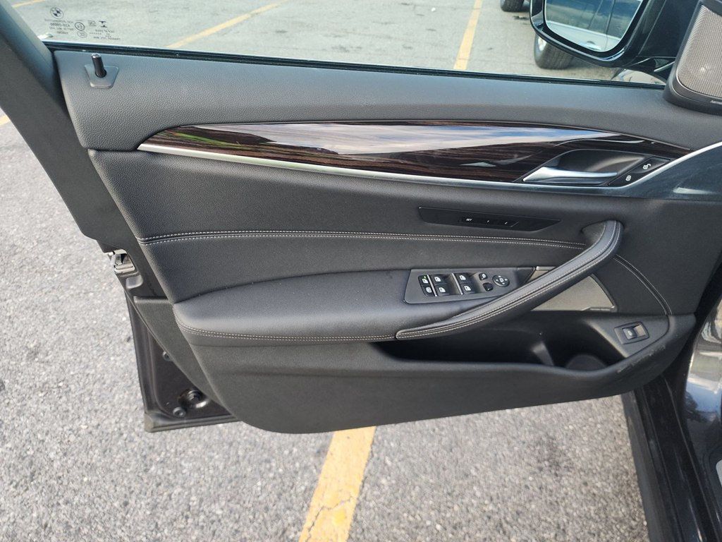 2022 BMW 5 Series  Executive Package! BIG RED BRAKES! M PAK! CLEAN #ELA ONLY! - 22973129 - 13