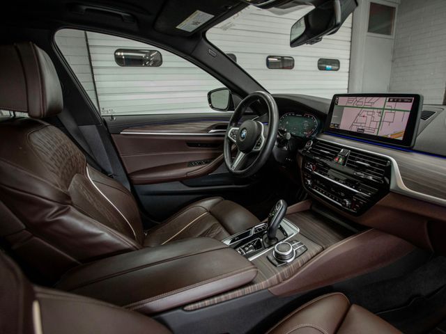 2022 BMW 5 Series M550i xDrive Sedan - 22996118 - 15