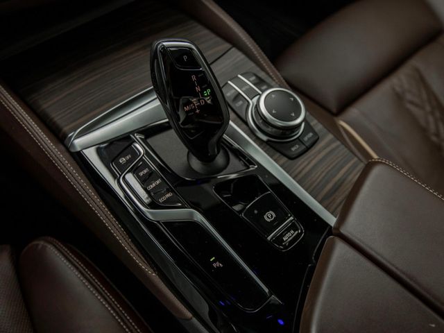 2022 BMW 5 Series M550i xDrive Sedan - 22996118 - 24