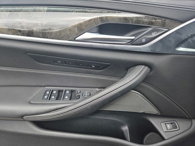2022 BMW 5 Series M550i xDrive Sedan - 23032028 - 14