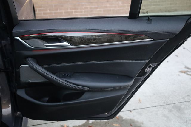 2022 BMW 5 Series M550i xDrive Sedan - 22949776 - 17