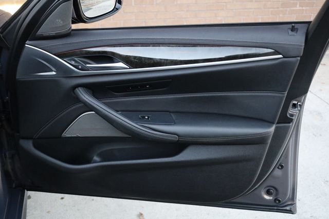 2022 BMW 5 Series M550i xDrive Sedan - 22949776 - 21