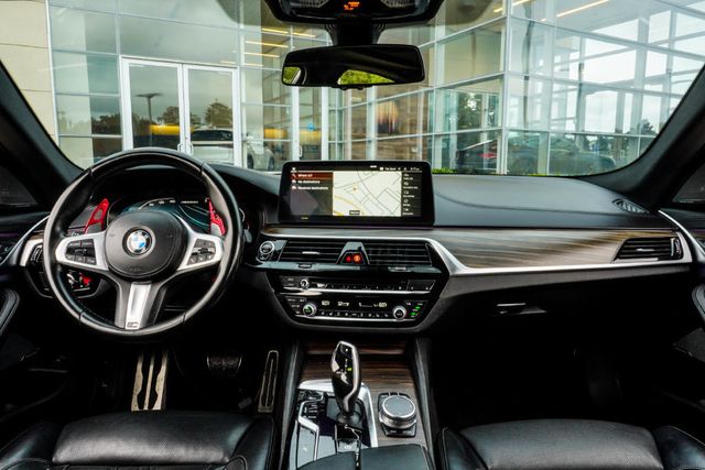 2022 BMW 5 Series M550i
