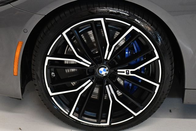 2022 BMW 5 Series M550i xDrive Sedan - 22387966 - 18