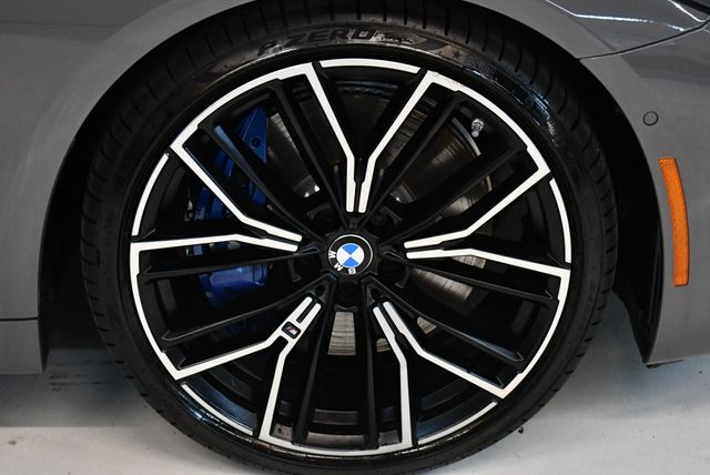 2022 BMW 5 Series M550i xDrive Sedan - 22387966 - 19
