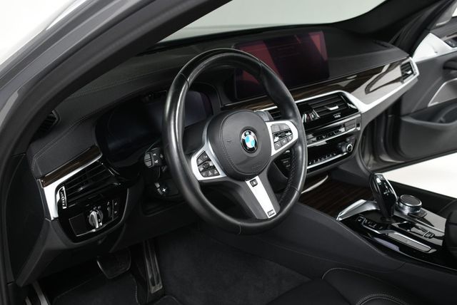 2022 BMW 5 Series M550i xDrive Sedan - 22387966 - 25