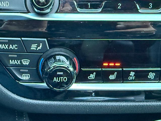 2022 BMW 5 Series M550i xDrive Sedan - 22955888 - 21