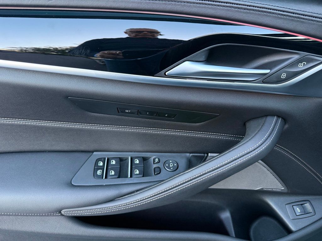 2022 BMW 5 Series M550i xDrive Sedan - 22955888 - 27