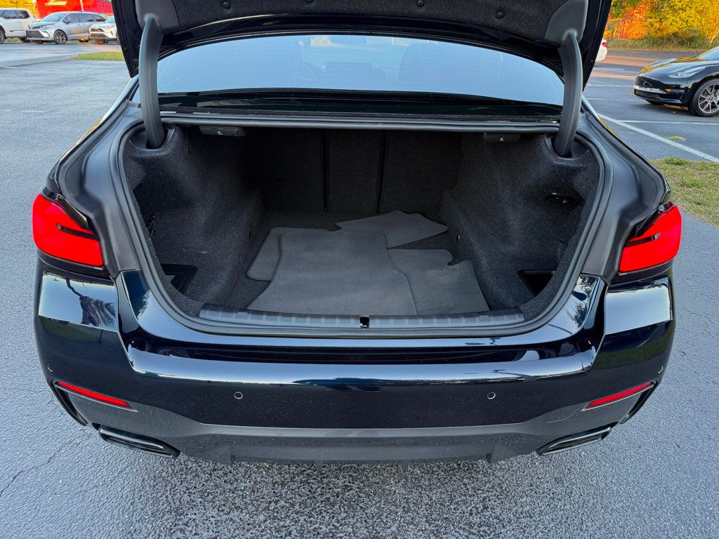 2022 BMW 5 Series M550i xDrive Sedan - 22955888 - 32