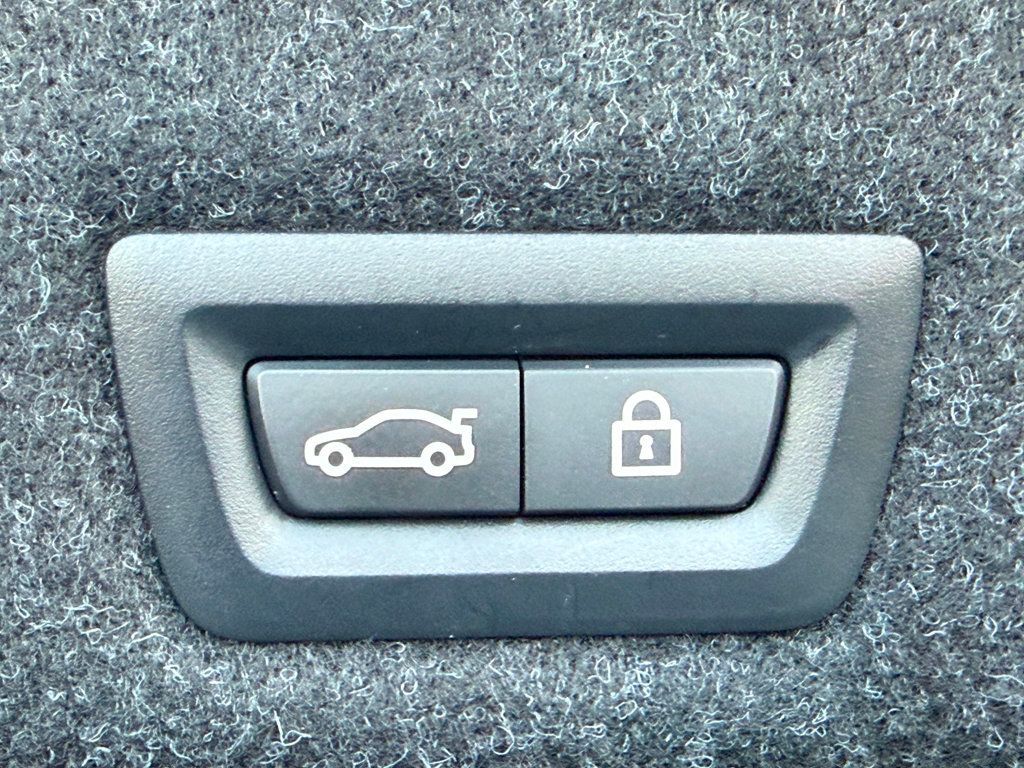 2022 BMW 5 Series M550i xDrive Sedan - 22955888 - 33