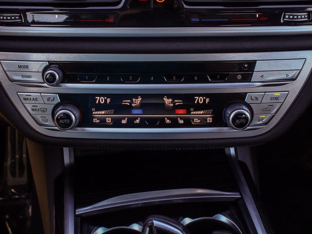 2022 BMW 740i xDrive - 23093763 - 21