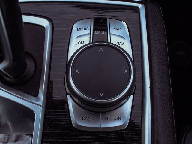 2022 BMW 740i xDrive - 23093763 - 29