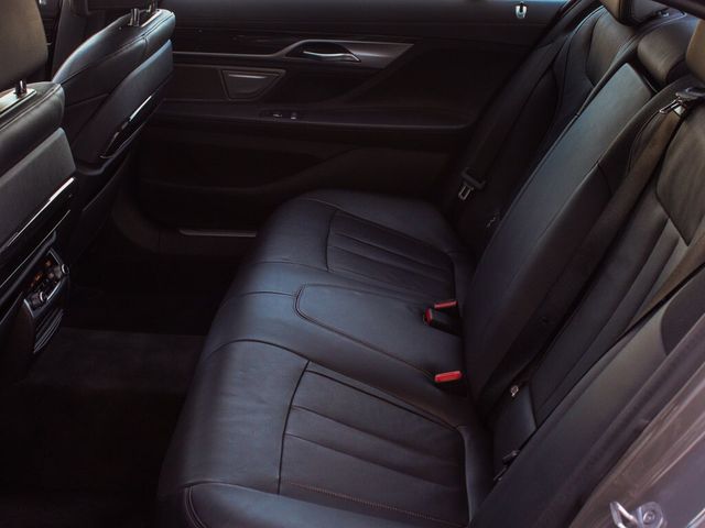 2022 BMW 740i xDrive - 23093763 - 34