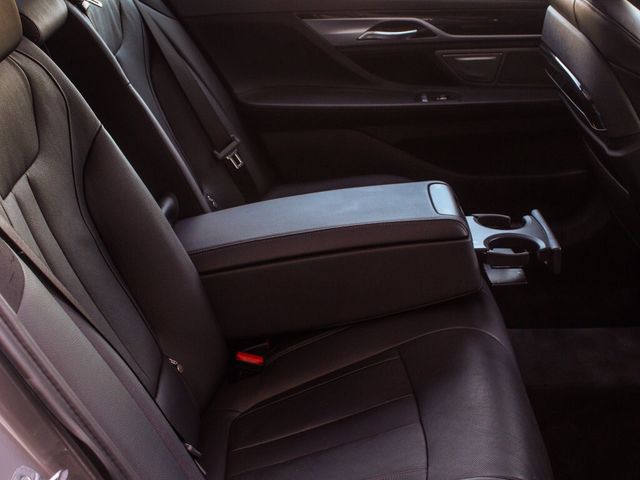2022 BMW 740i xDrive - 23093763 - 35